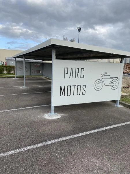 Abri-moto à Alizay  | LEBORGNE PAYSAGISTE